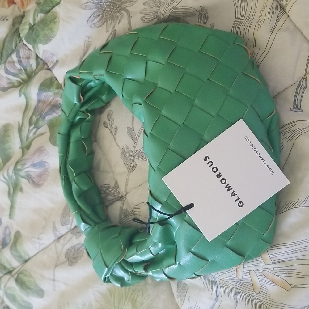 Glamorous green clutch
